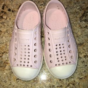 Little girl sandals/water/beach